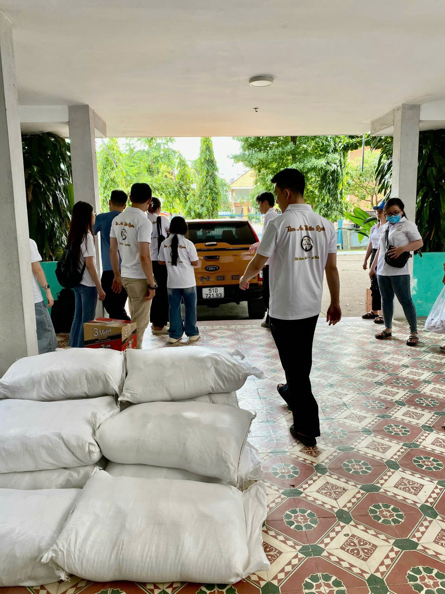 Cộng đồng Tâm An Thiền Quán thăm hỏi Làng trẻ SOS