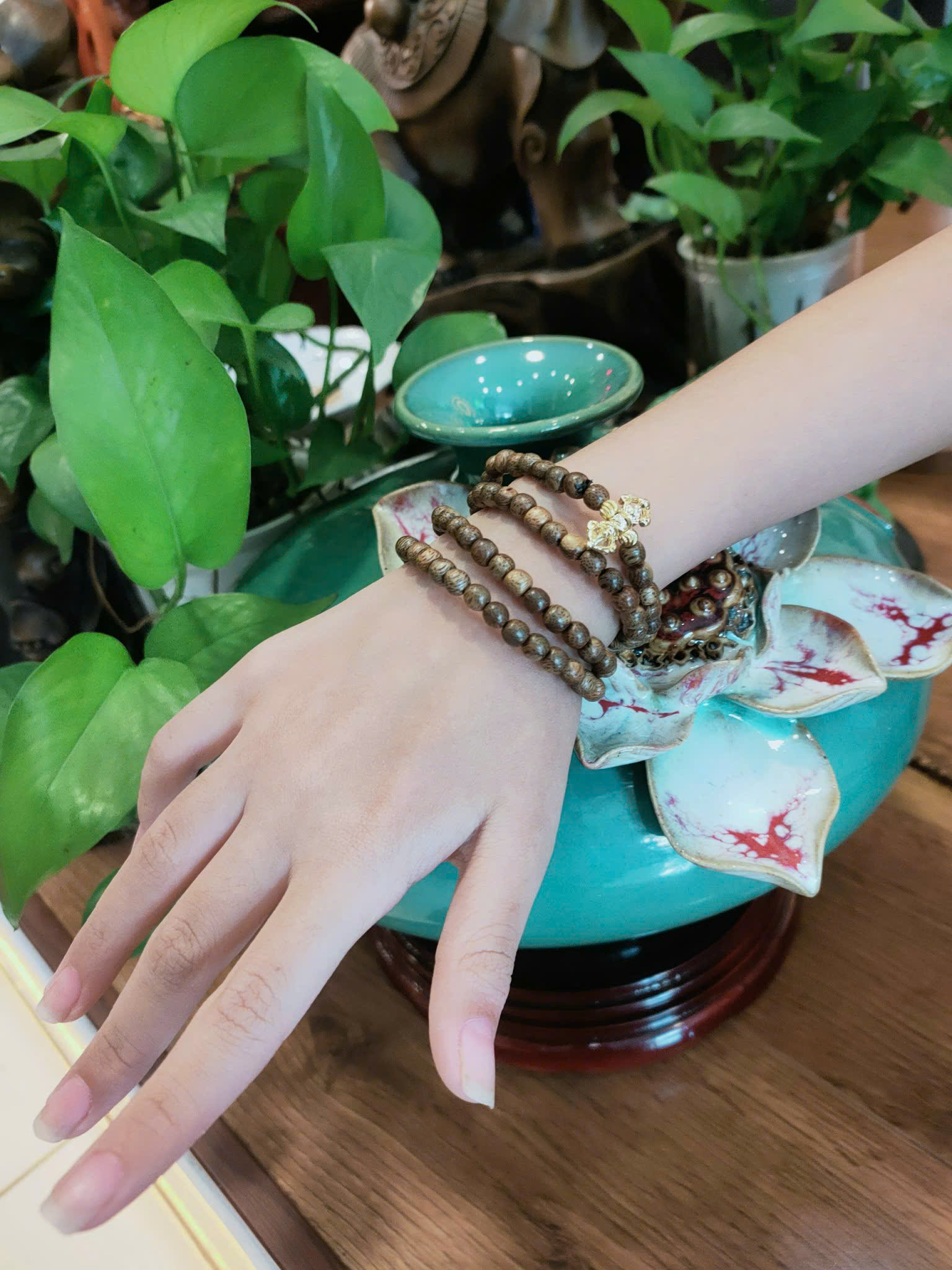 Vòng tay trầm hương quấn 4 vòng - 6li